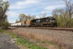 NS 3640 takes train 18N East at Milepost 116, Cove PA